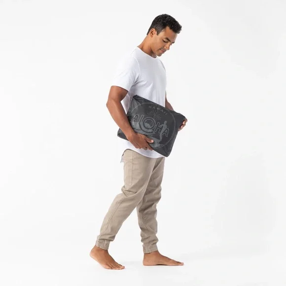 ALOHA Collection Black Waikiki Seal Max Pouch New NWT - Picture 4 of 5